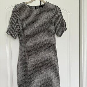 Banana Republic dress size $ black/white color